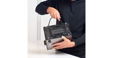 TOASTER IZ NERJAVEČEGA JEKLA 900 WODPRTINE ZA KRUH: 42 x 137 mm Black & Decker BXTO900E