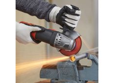 KOTNI BRUSILNIK 900 W 125 mm + 5 PLOŠČ Black & Decker BEG220KA5 KOTNI BRUSILNIK 900 W 125 mm + 5 PLOŠČ Black & Decker BEG220KA5