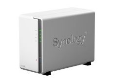 Synology DiskStation DS220J, 2 ležišča 3,5'' SATA HDD/SSD, CPU 4-jedrni 1,4 GHz; 512 MB DDR4 brez ECC; RJ-45 1GbE LAN vrata; 2 x USB 3.0; ; 0,88 kg