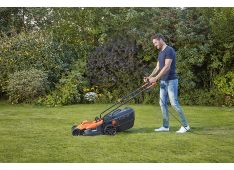 KOSILNICA 1600 W 38 cmZ ROČAJI, 240 voltov Black & Decker BEMW471BH